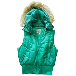 Juniors’ Large Green Puff Vest